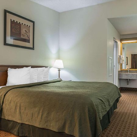 Rodeway Inn Brookville Esterno foto