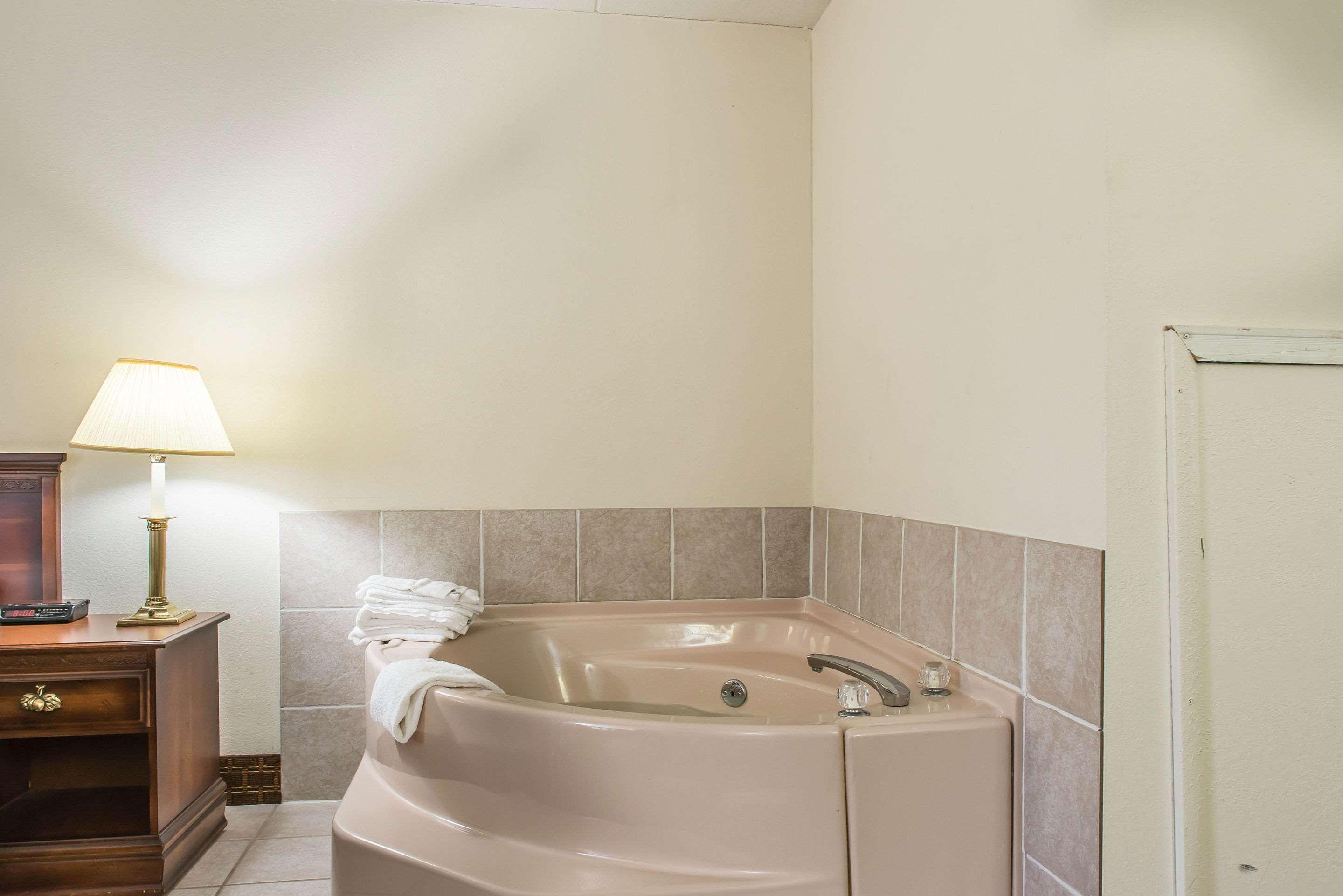 Rodeway Inn Brookville Esterno foto