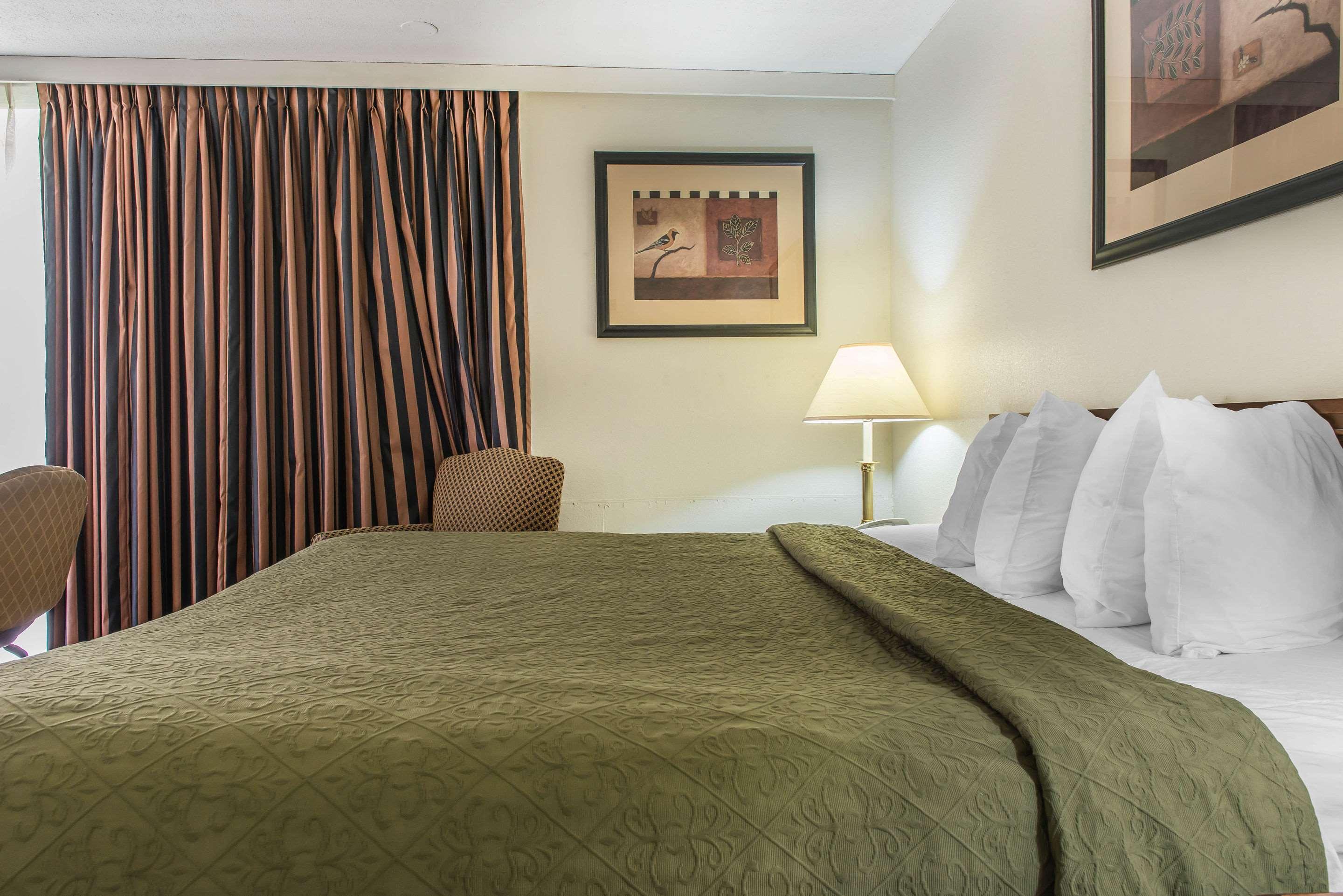 Rodeway Inn Brookville Esterno foto