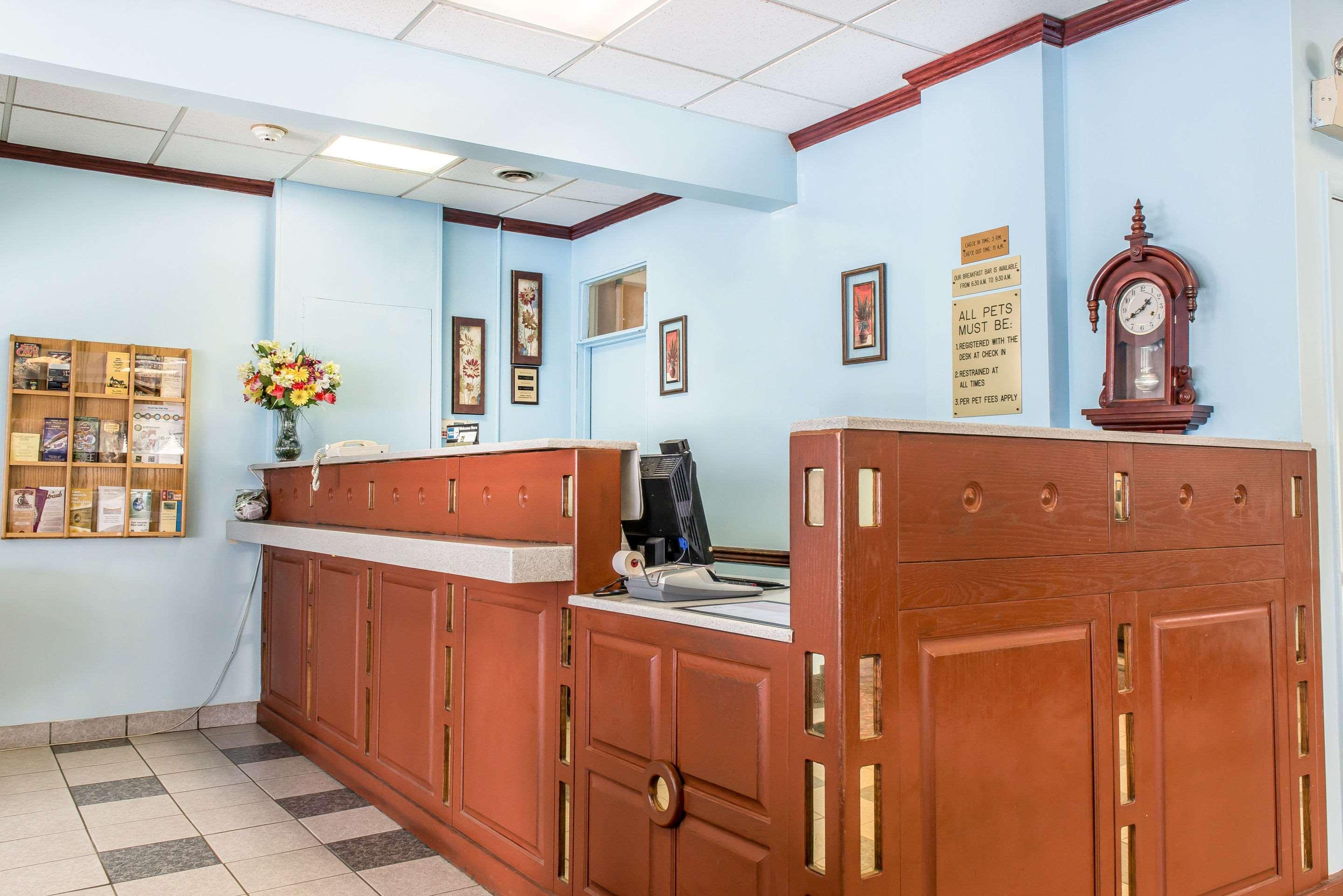 Rodeway Inn Brookville Esterno foto
