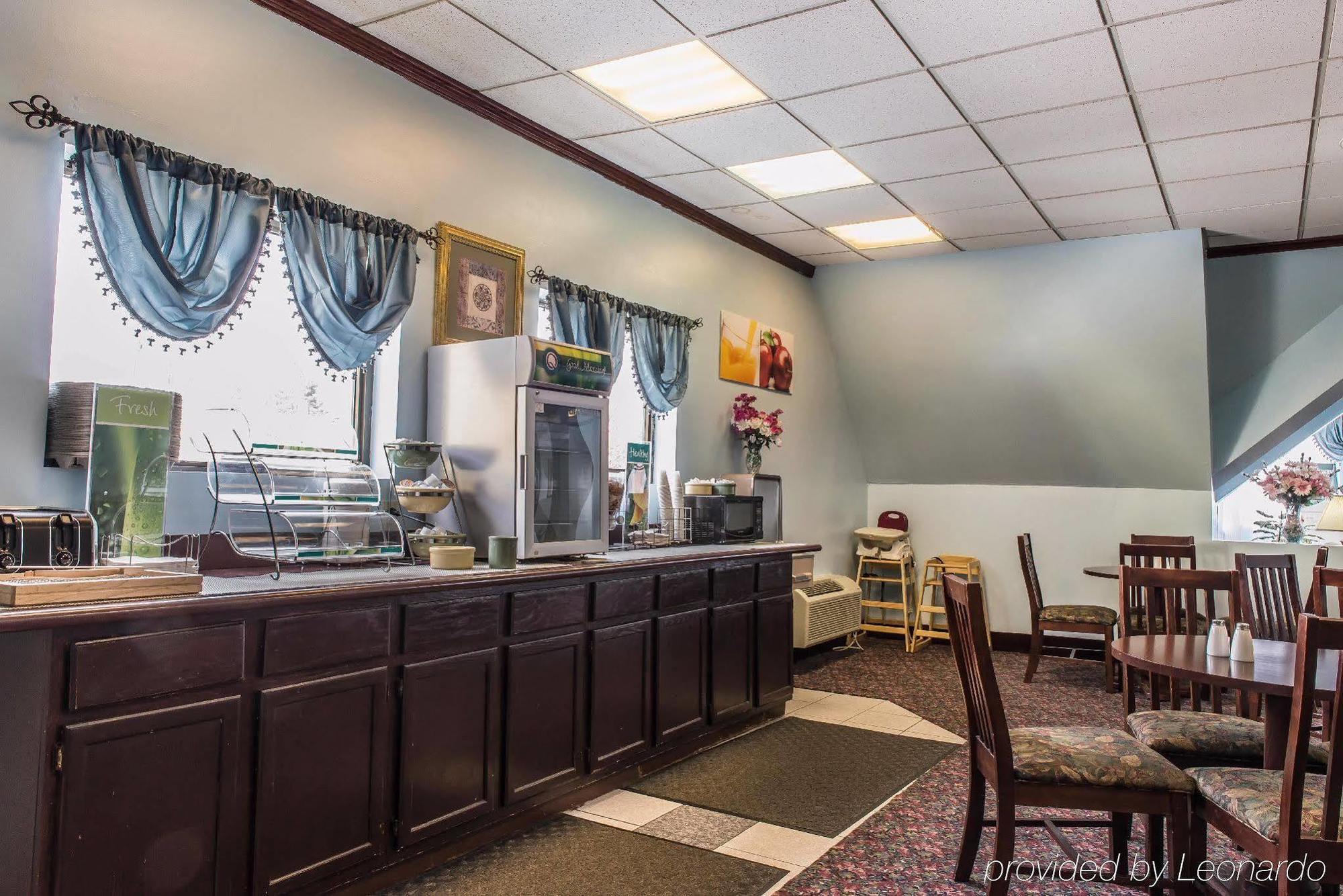 Rodeway Inn Brookville Esterno foto