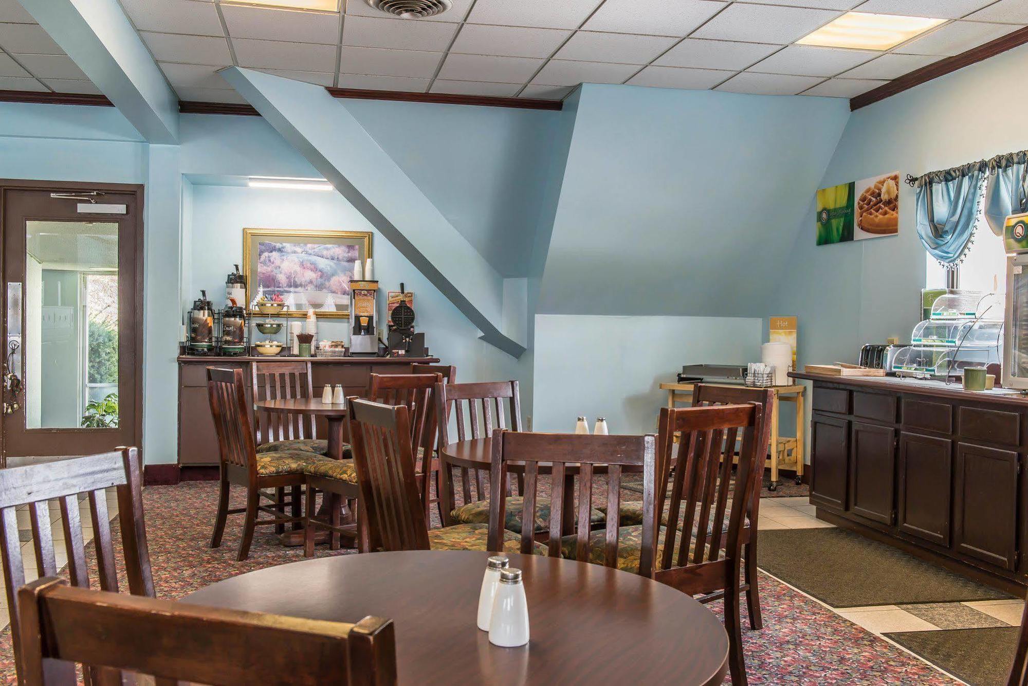 Rodeway Inn Brookville Esterno foto